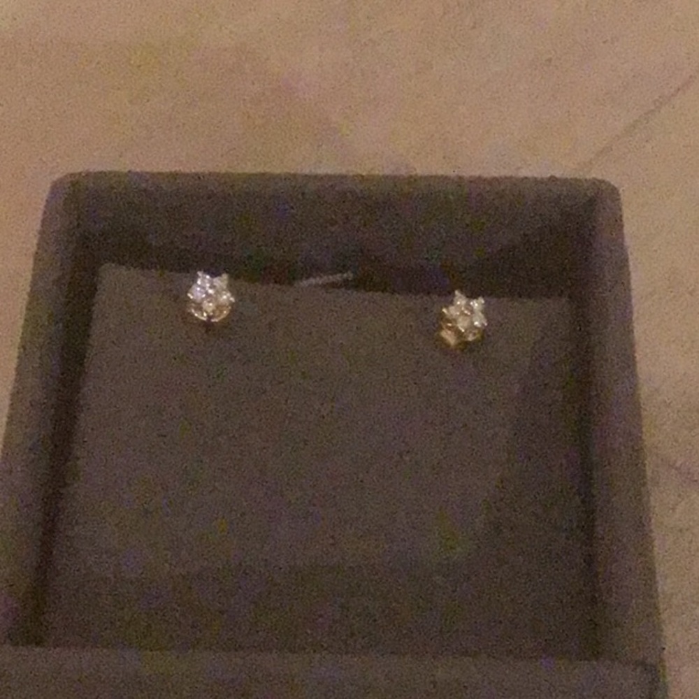 Bony Levy 18K Yellow Gold (0.15ct. t.w.) Fine Diamond Star Stud Earrings